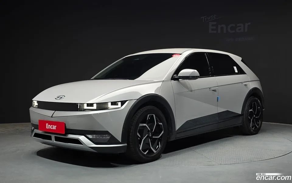 Hyundai Ioniq 5 AWD 2022 — photo 1, buy with delivery to Moscow