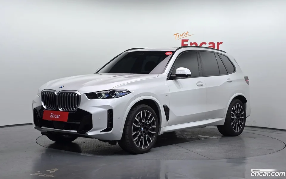 BMW X5 xDrive 30d M 2025 — фото 1, купить с доставкой в Москву