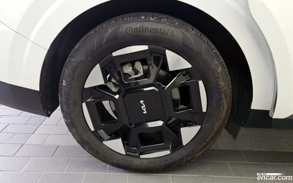 Kia Carnival 9 2023 — thumbnail 5