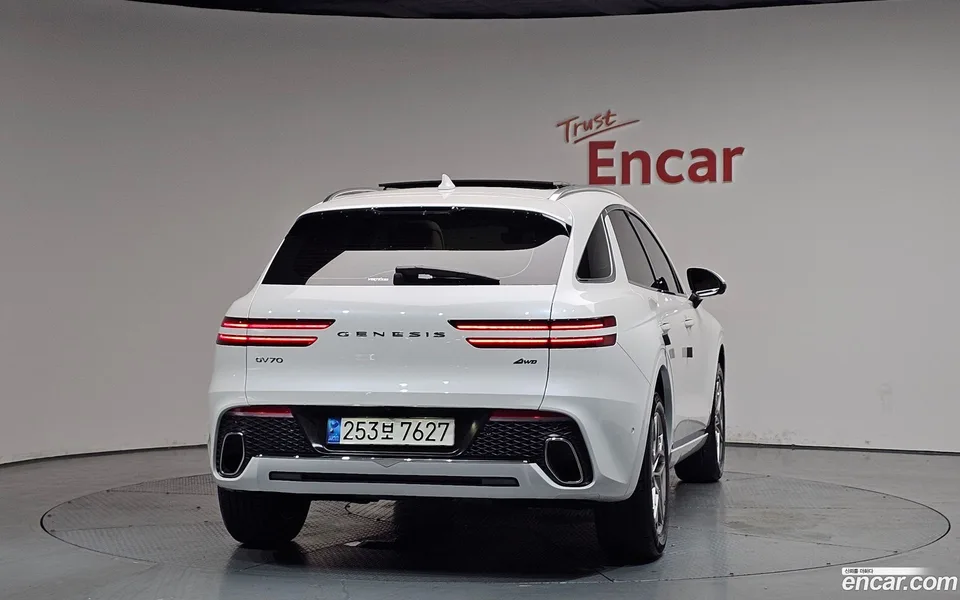 Genesis GV70 2.5T AWD 2023 — thumbnail 4