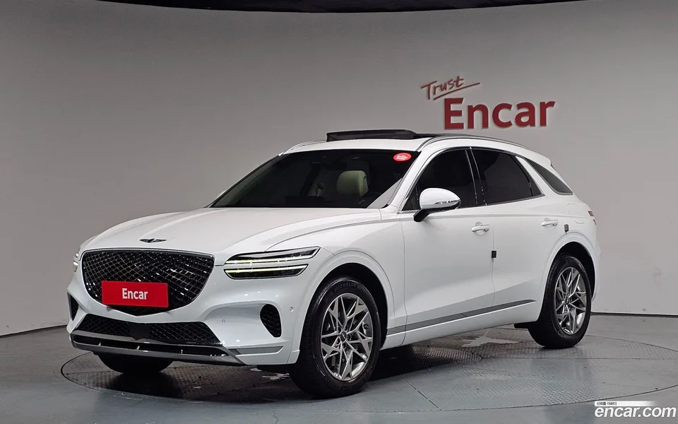 Genesis GV70 2.5T AWD 2023 — photo 1, buy with delivery to Moscow