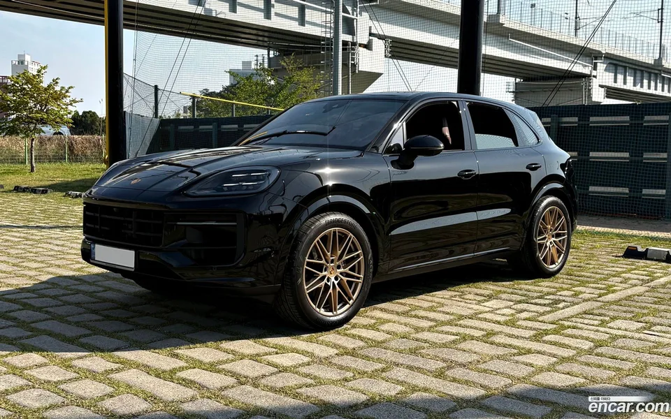 Porsche Cayenne 3.0 2024 — thumbnail 4