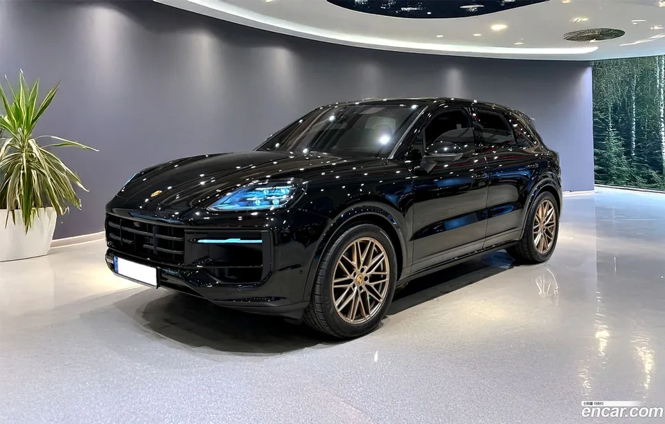 Porsche Cayenne 3.0 2024 — photo 1, buy with delivery to Moscow