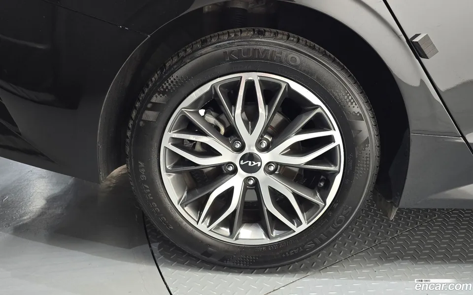 Kia K5 2.0 2023 — thumbnail 2