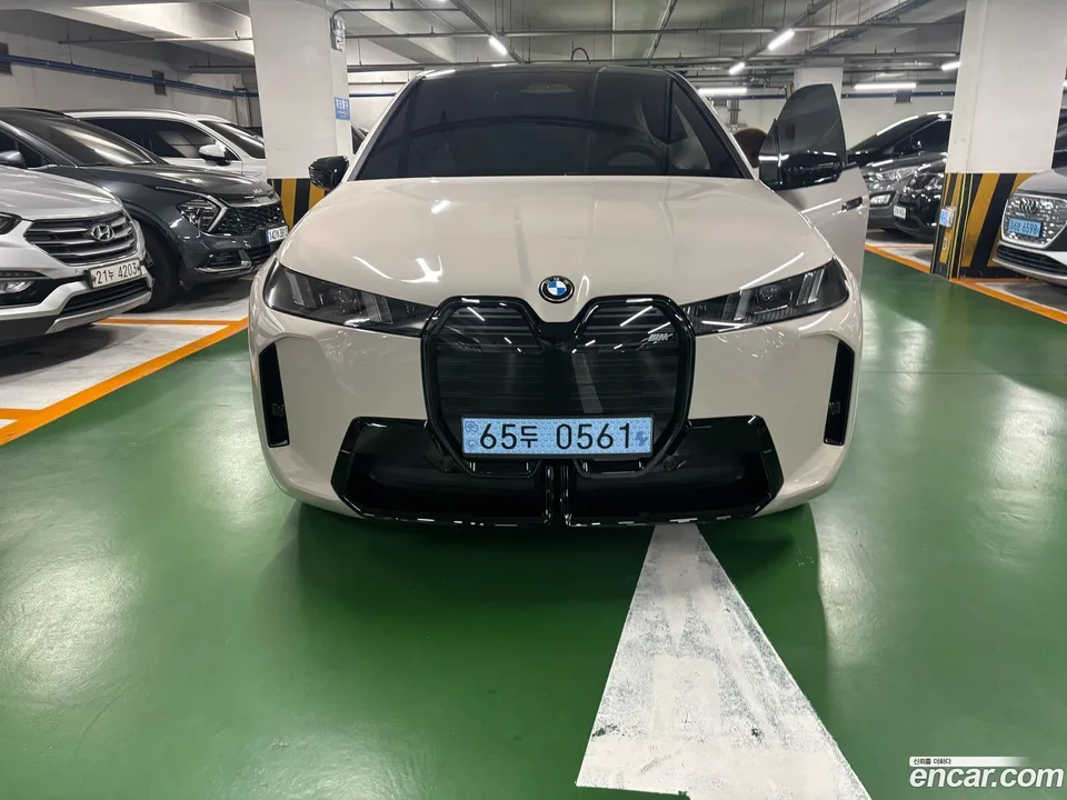 BMW iX xDrive M70 2026 — thumbnail 3