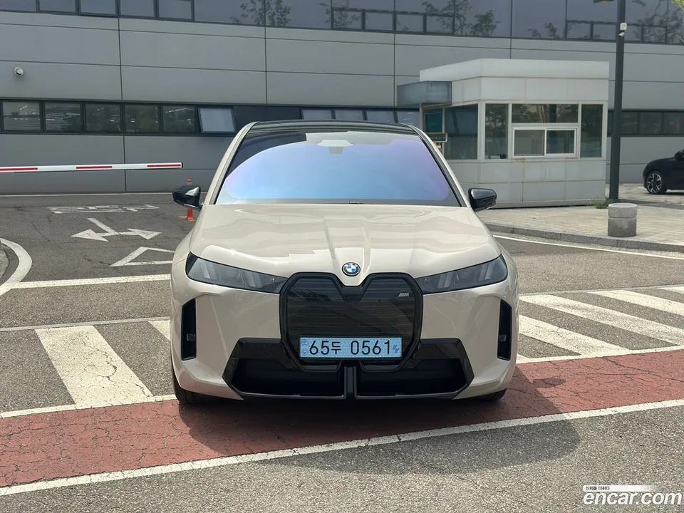 BMW iX xDrive M70 2026 — photo 1, buy with delivery to Moscow