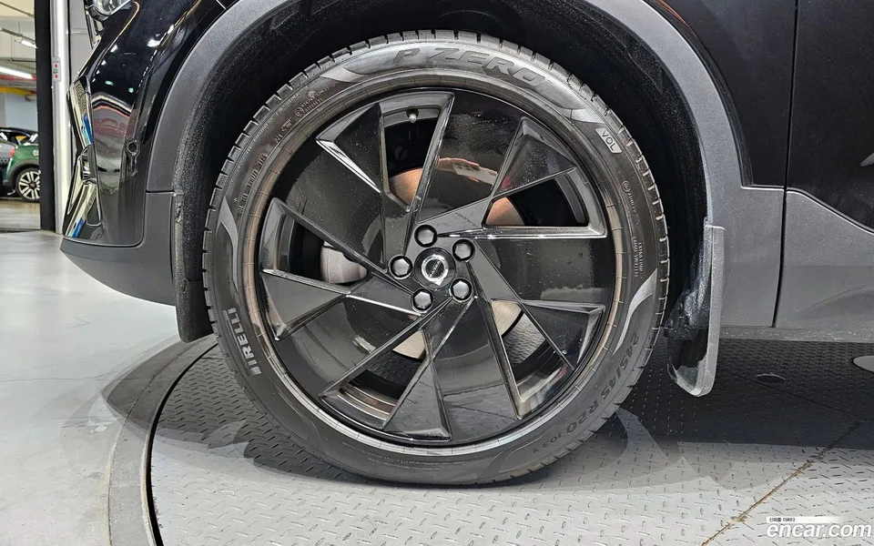Volvo XC40 B4 2025 — thumbnail 5