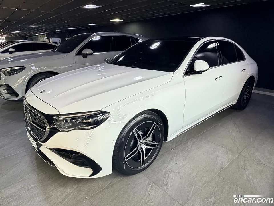 Mercedes-Benz E-Class E300 4MATIC AMG Line 2026 — thumbnail 3