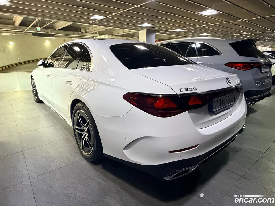 Mercedes-Benz E-Class E300 4MATIC AMG Line 2026 — thumbnail 4
