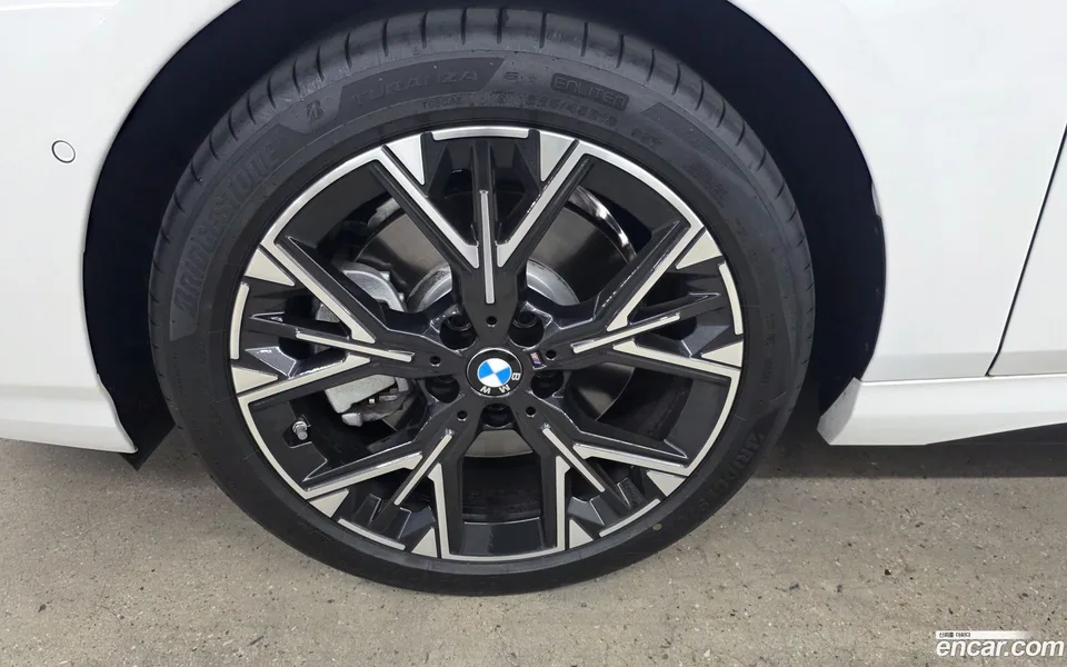 BMW 1 Series 120 M 2025 — thumbnail 5