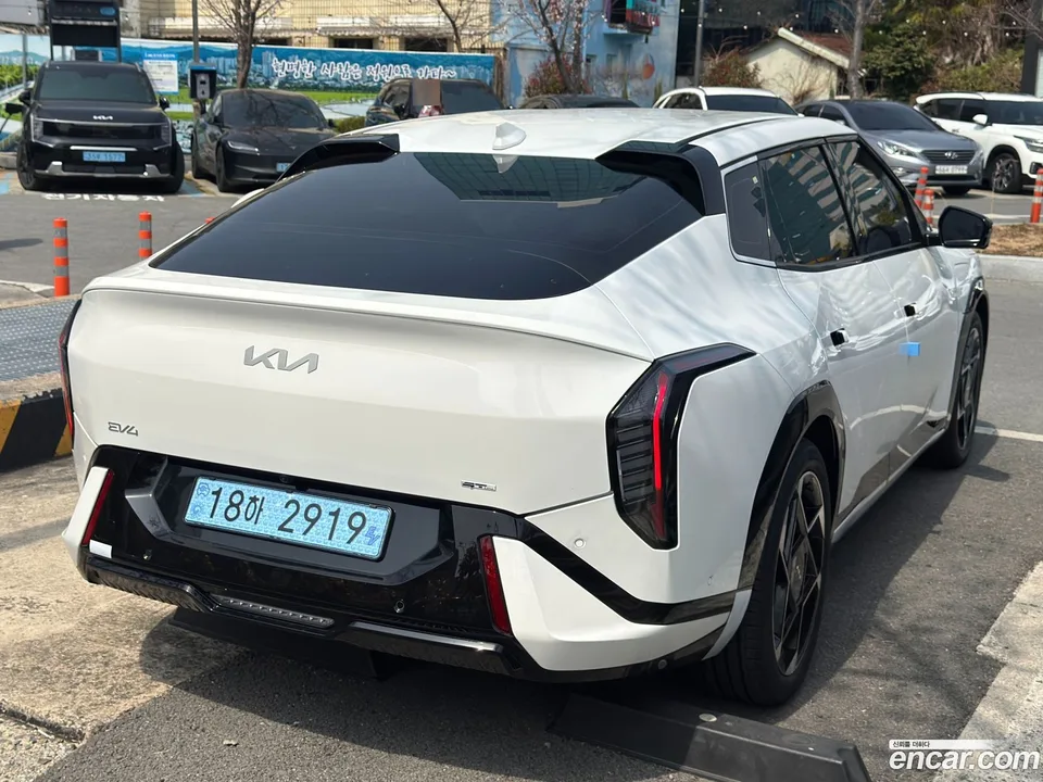 Kia EV4 2WD 2026 — thumbnail 2