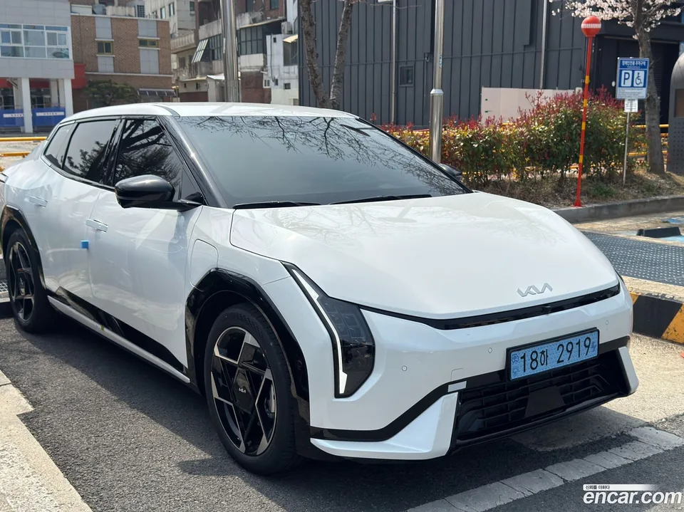 Kia EV4 2WD 2026 — thumbnail 3