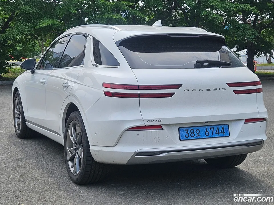 Genesis Electrified GV70 e-AWD 2022 — миниатюра 2