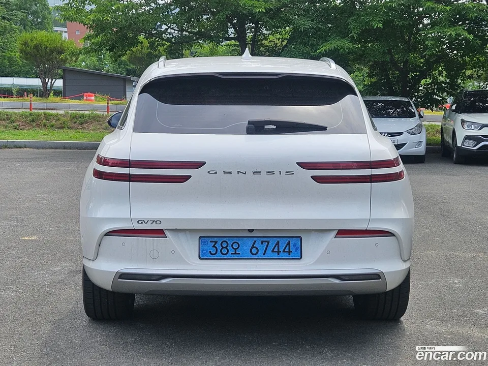 Genesis Electrified GV70 e-AWD 2022 — thumbnail 4
