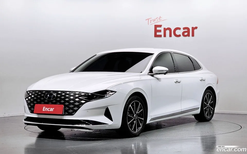 Hyundai Grandeur IG 2.5 2022 — photo 1, buy with delivery to Moscow