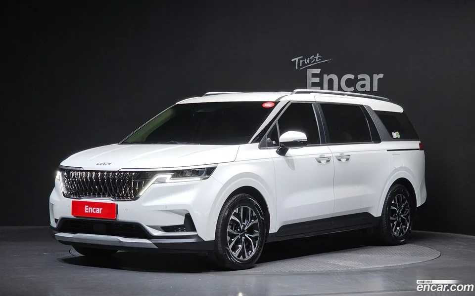 Kia Carnival 9 2022 — photo 1, buy with delivery to Moscow