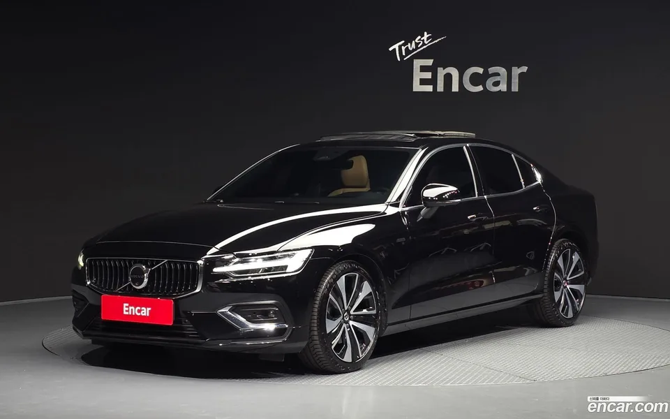 Volvo S60 B5 2024 — photo 1, buy with delivery to Moscow