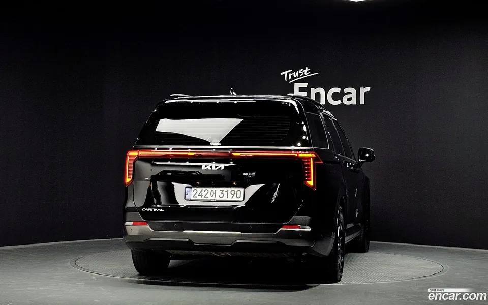 Kia Carnival 9 2025 — thumbnail 4