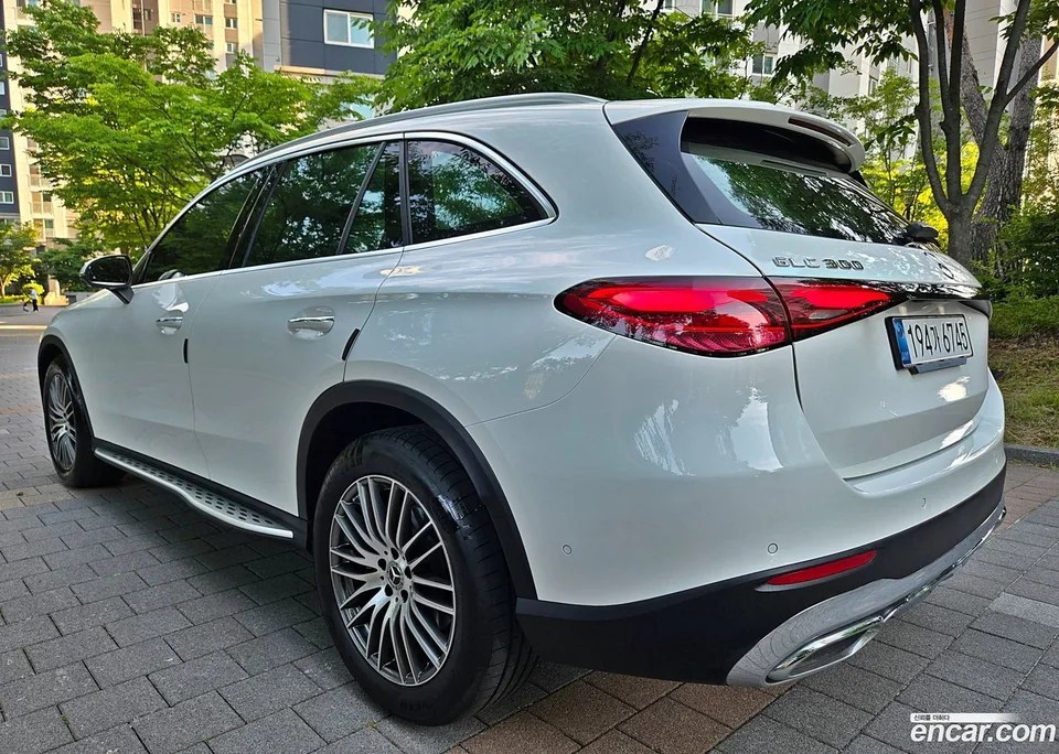 Mercedes-Benz GLC-Class GLC300 4MATIC 2025 — миниатюра 4