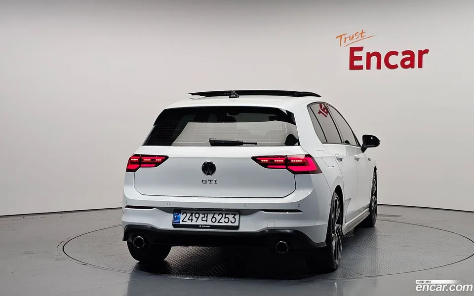 Volkswagen Golf 2.0 GTI 2024 — thumbnail 4