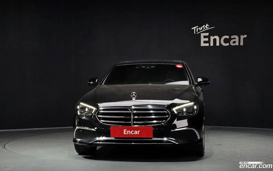 Mercedes-Benz E-Class E250 2022 — thumbnail 3
