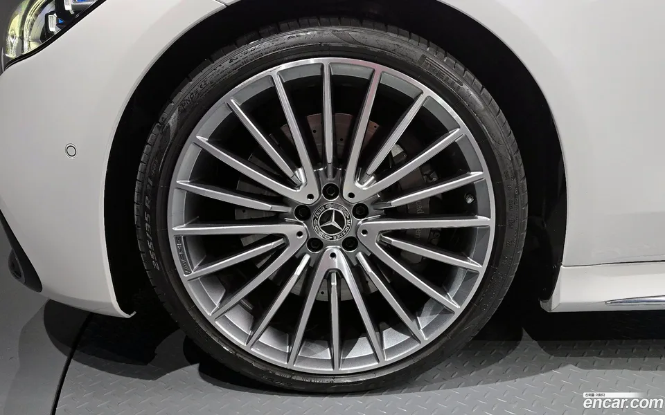 Mercedes-Benz S-Class S500L 4MATIC 2024 — thumbnail 2