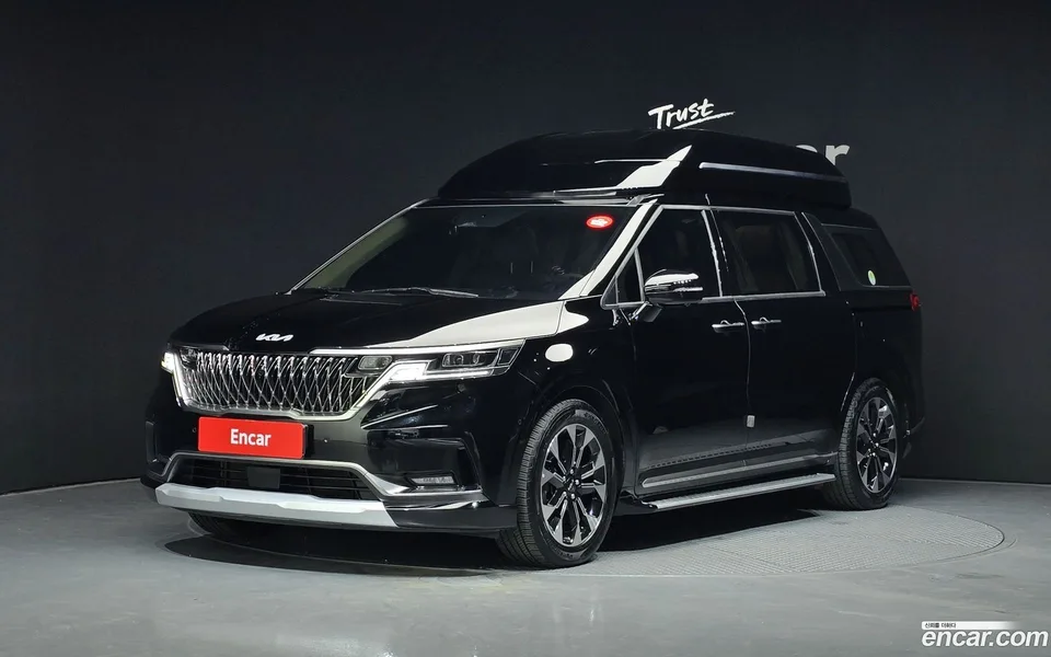 Kia Carnival 7 2023 — photo 1, buy with delivery to Moscow