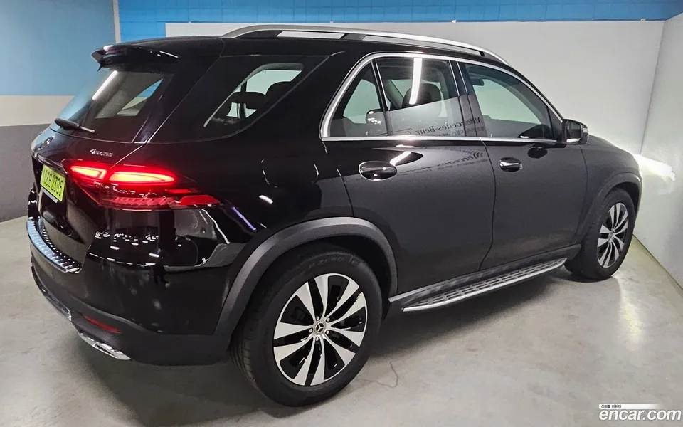 Mercedes-Benz GLE-Class GLE300d 4MATIC 2025 — миниатюра 3