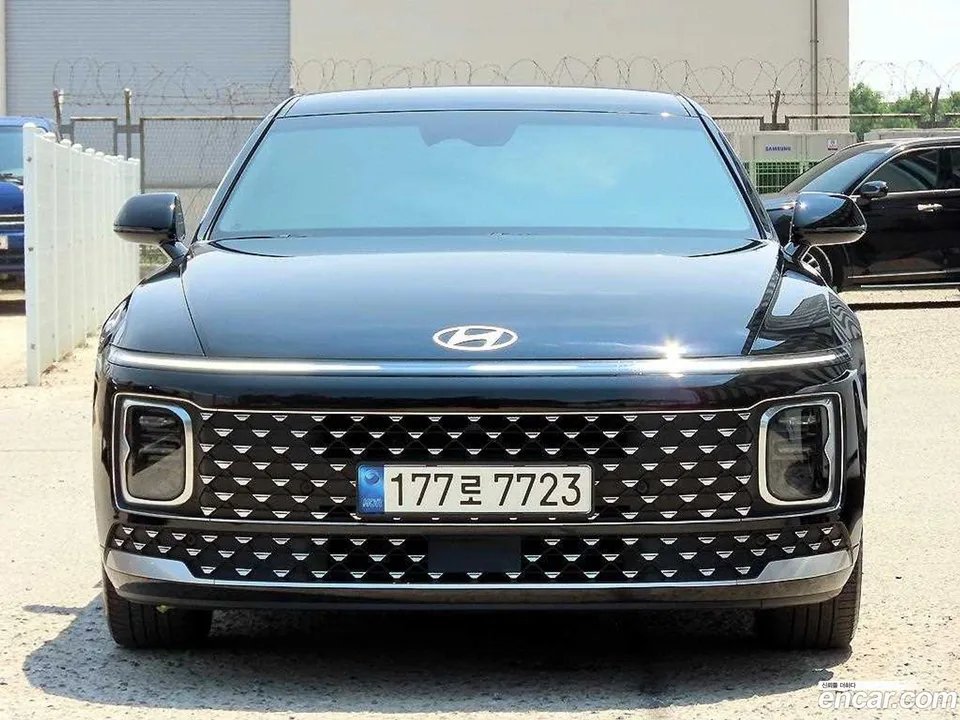 Hyundai Grandeur 2.5 2WD 2023 — photo 1, buy with delivery to Moscow