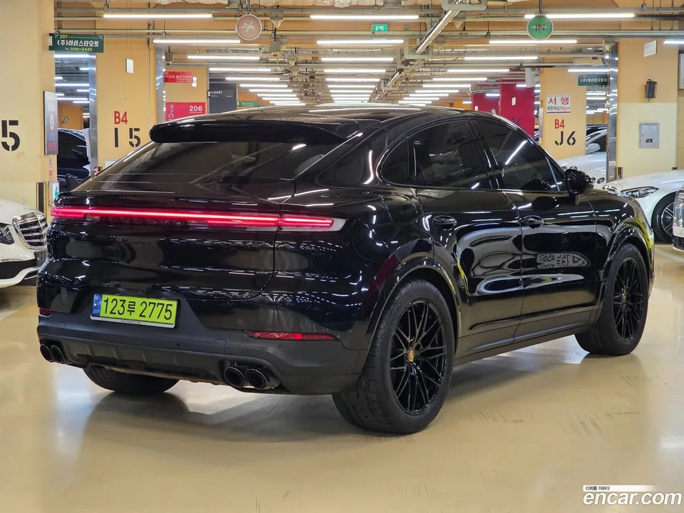 Porsche Cayenne 3.0 2024 — thumbnail 4