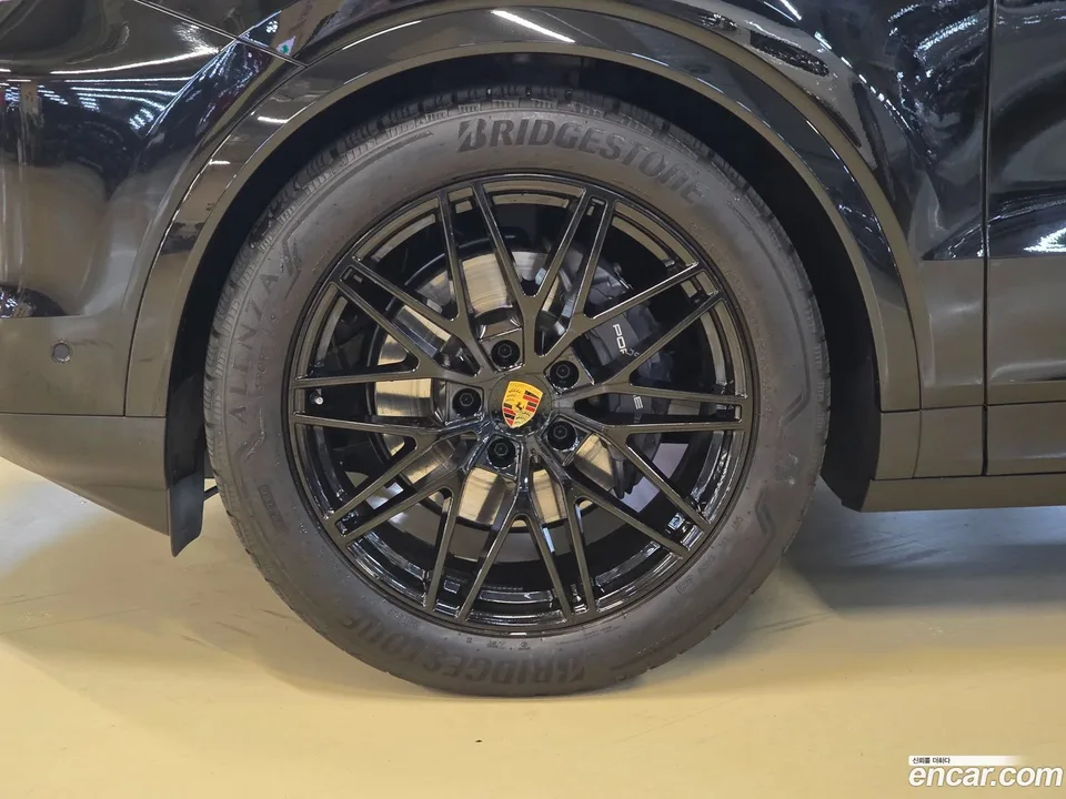 Porsche Cayenne 3.0 2024 — thumbnail 5