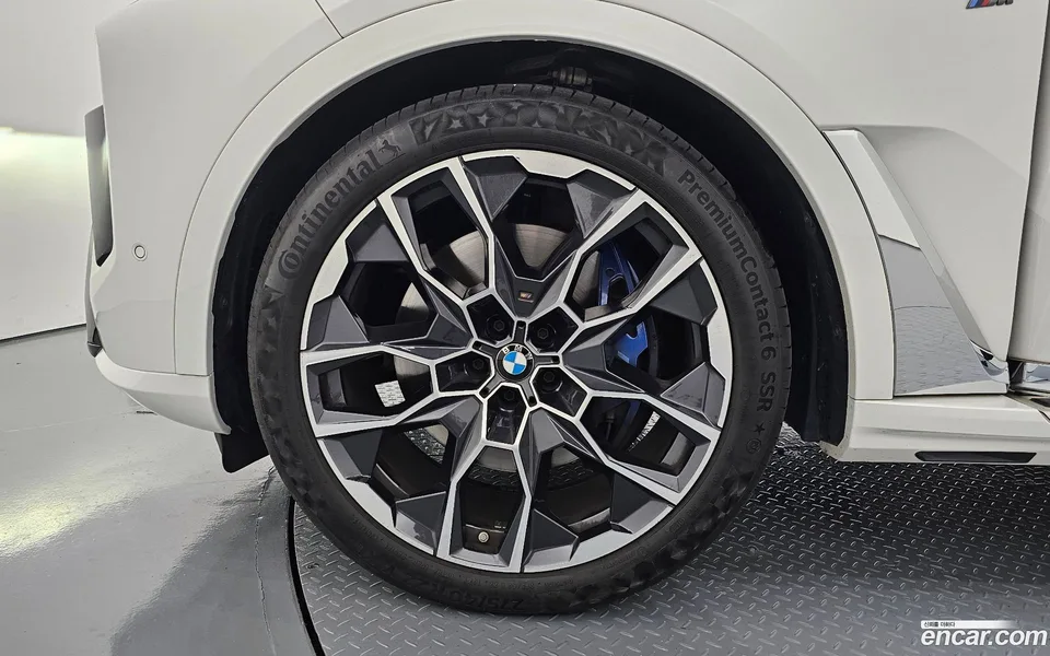 BMW X7 xDrive 40d M 7 2024 — thumbnail 2