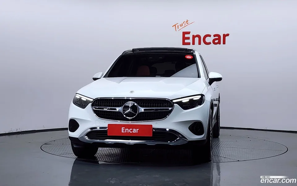 Mercedes-Benz GLC-Class GLC300 4MATIC 2025 — thumbnail 3