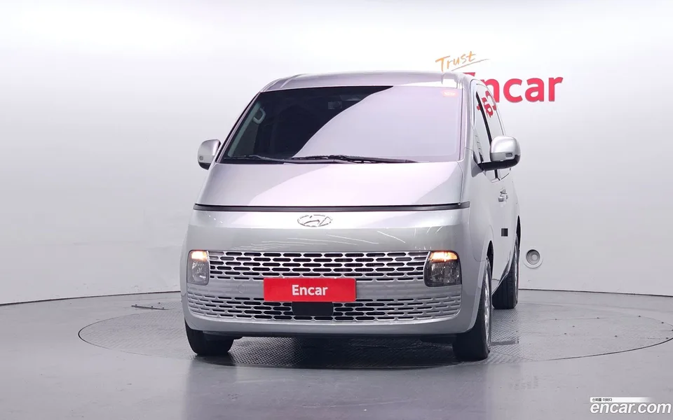 Hyundai Staria 3 2023 — thumbnail 3