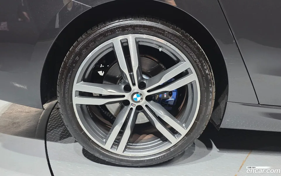 BMW 6 Series GT 630i xDrive M 2022 — thumbnail 5