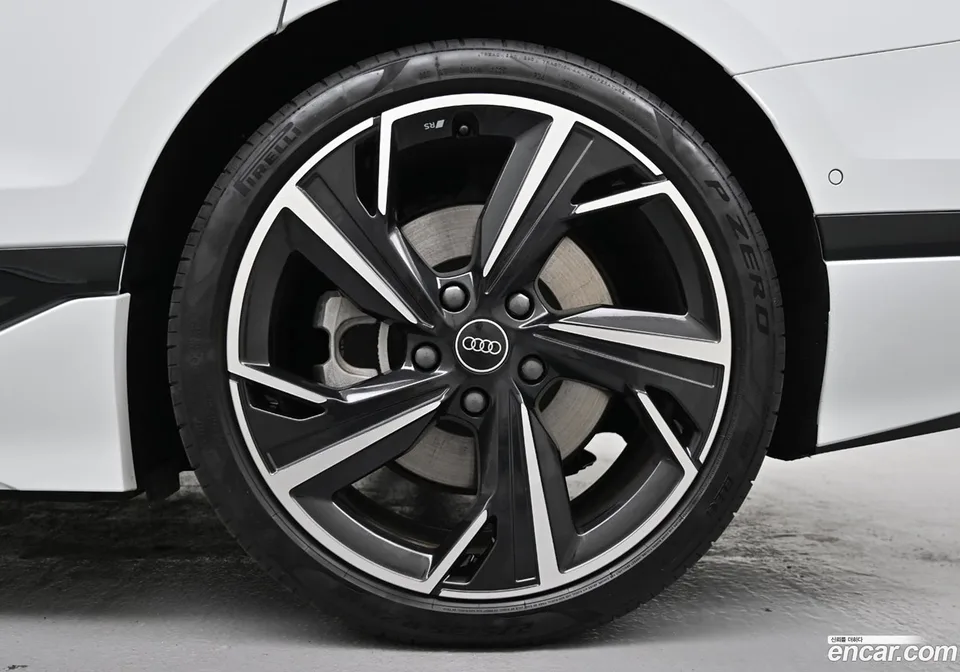 Audi A6 e- S Line 2025 — миниатюра 5