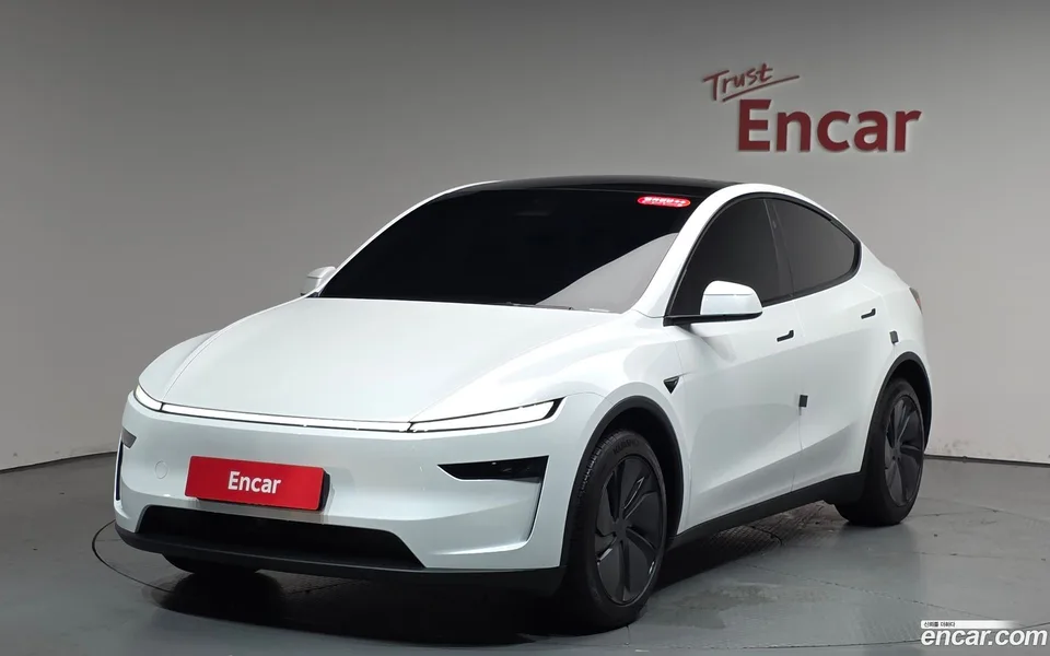 Tesla Model Y RWD 2025 — photo 1, buy with delivery to Moscow