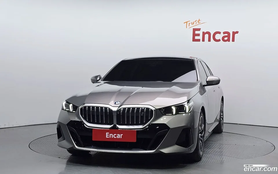 BMW i5 eDrive 40 M 2025 — thumbnail 3