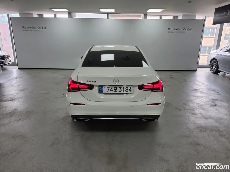 Mercedes-Benz A-Class A220 2022 — thumbnail 4