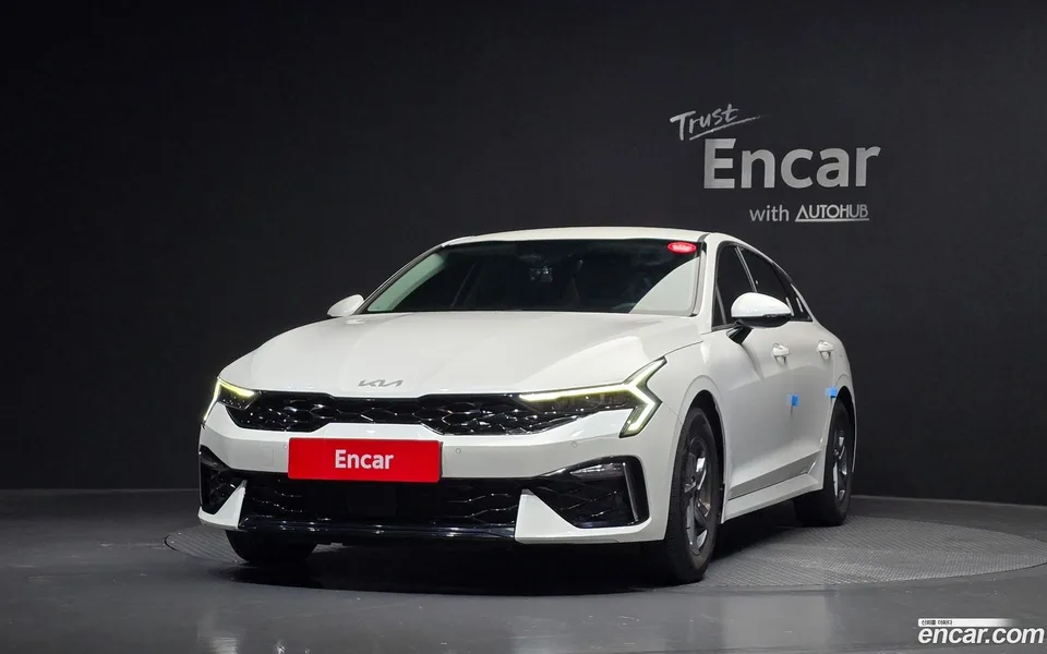 Kia K5 2.0 LPi() 2023 — thumbnail 3
