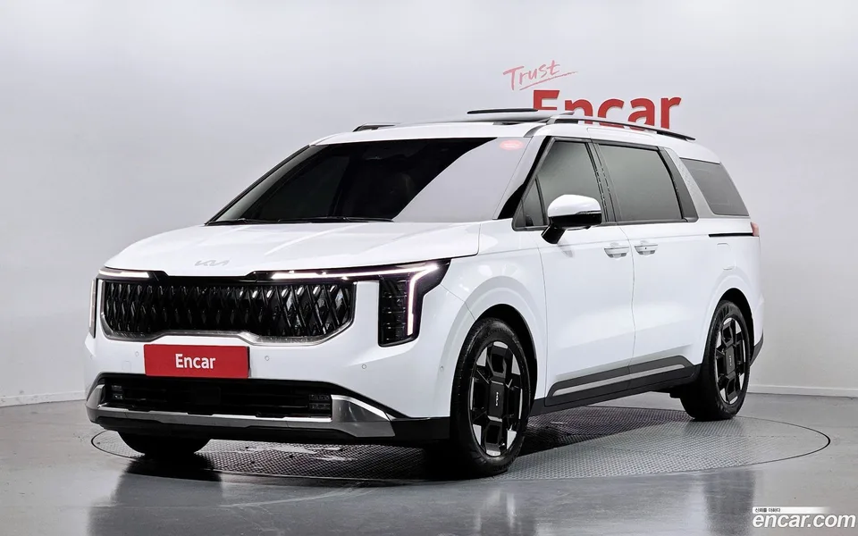 Kia Carnival 9 2023 — фото 1, купить с доставкой в Москву