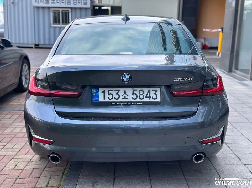 BMW 3 Series 320i 2022 — миниатюра 4