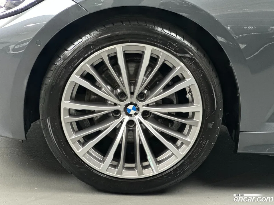 BMW 3 Series 320i 2022 — миниатюра 5