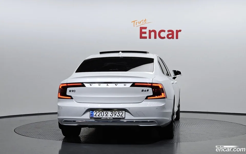 Volvo S90 B6 AWD 2023 — thumbnail 4