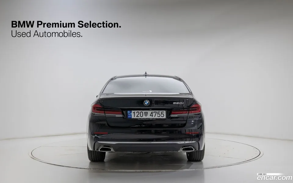 BMW 5 Series 520i 2023 — thumbnail 4