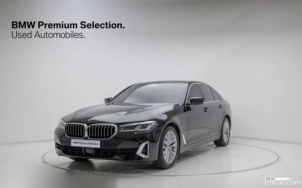 BMW 5 Series 520i 2023 — photo 1, buy with delivery to Moscow