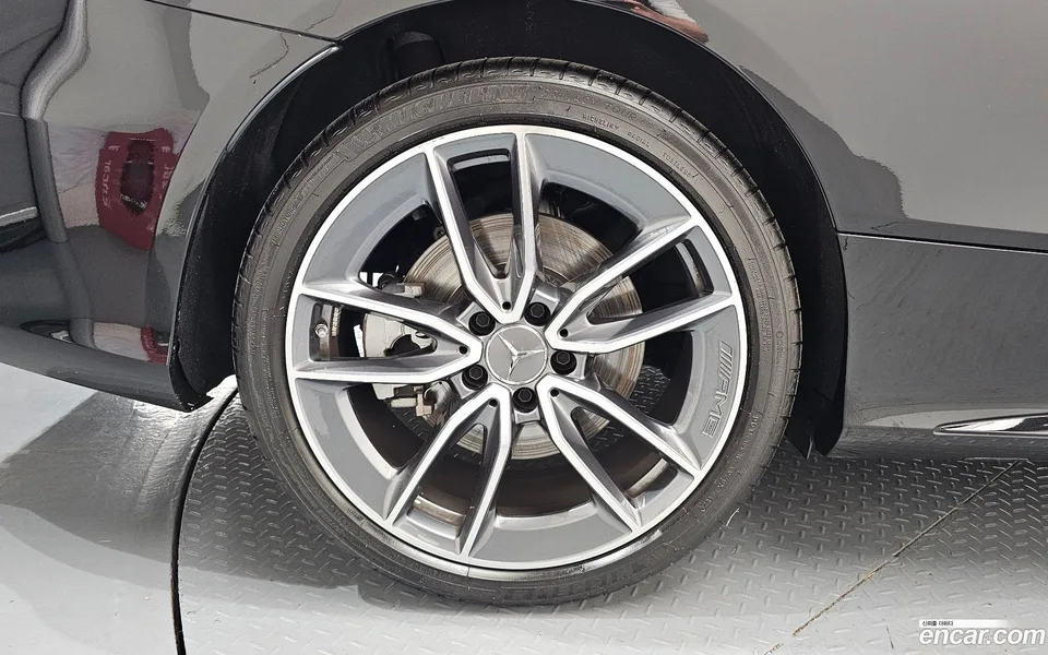 Mercedes-Benz C-Class C43 AMG 4MATIC 2023 — thumbnail 5