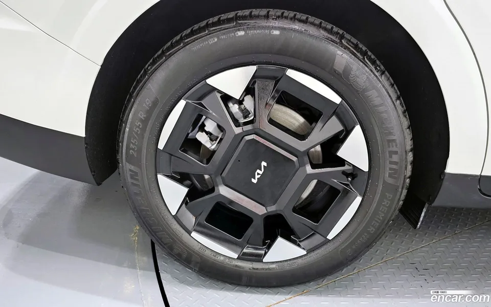 Kia Carnival 9 2024 — thumbnail 2