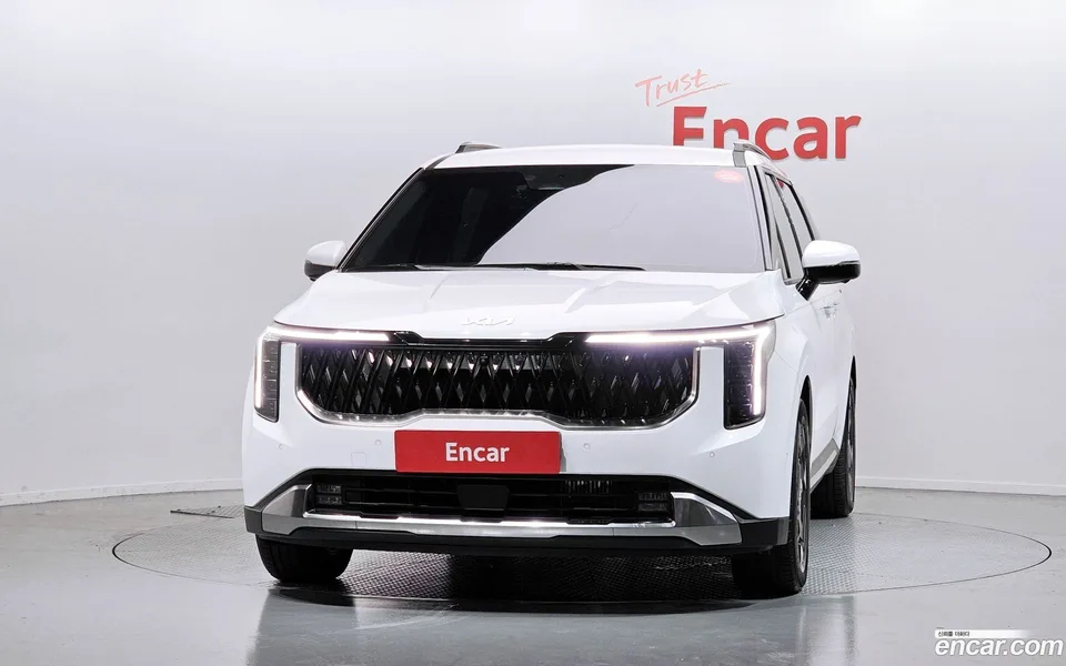 Kia Carnival 9 2024 — thumbnail 3