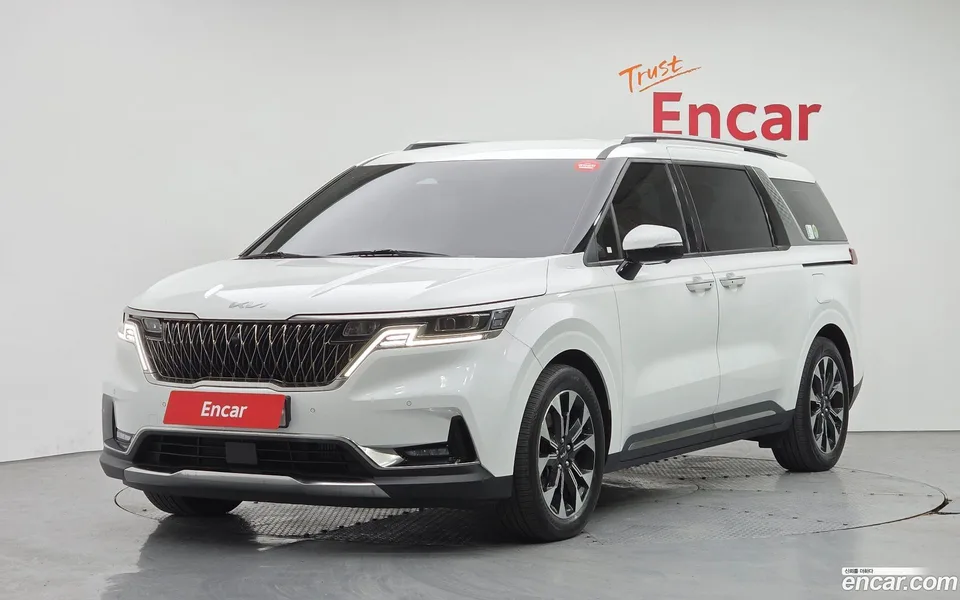 Kia Carnival 9 2022 — photo 1, buy with delivery to Moscow